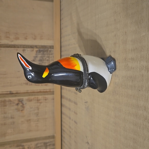 Penguin Hinged Trinket Box - Picture 4 of 9